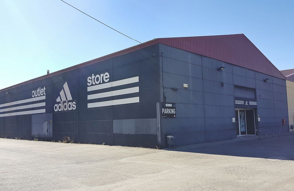 Teruel Adidas Mora Rubielos Tienda Adidas Mora De Rubielos Reapertura De La Tienda Adidas Del Museo  River